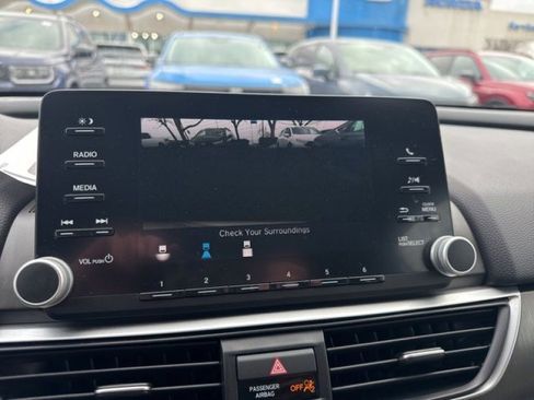 Used 2020 Honda Accord LX image 27