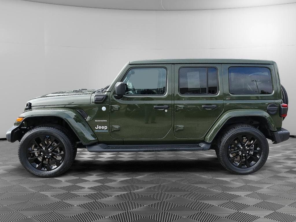 Used 2023 Jeep Wrangler Unlimited Sahara w/ Cold Weather Group AWD/4WD image 3