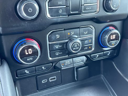 Used 2021 Chevrolet Tahoe RST RWD image 18