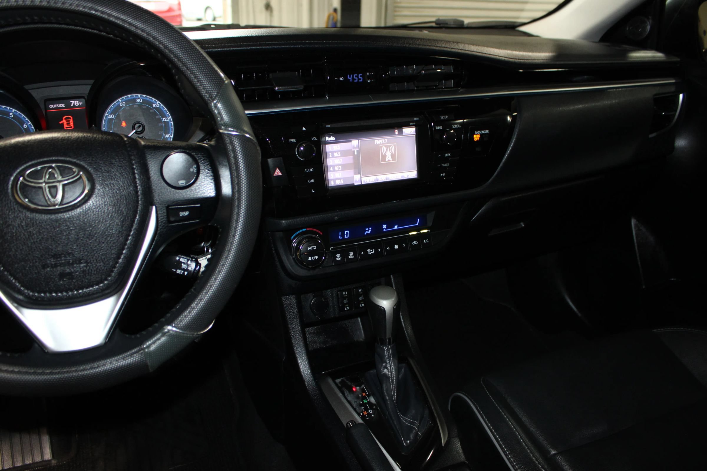 Used 2014 Toyota Corolla S Premium FWD image 12