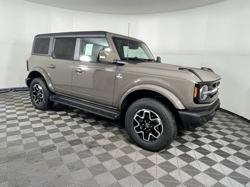 New 2025 Ford Bronco Outer Banks image 7