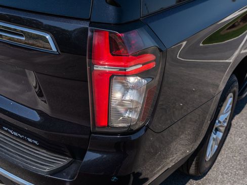 Used 2023 Chevrolet Suburban Premier image 15