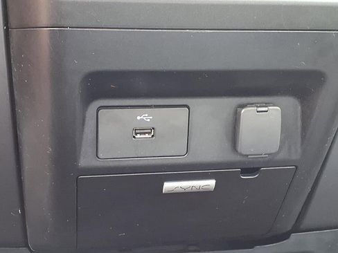 Used 2016 Ford F150 XLT image 14