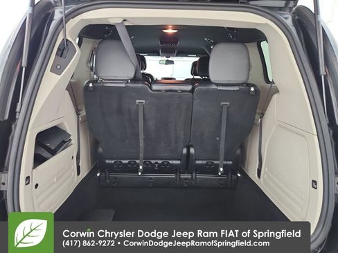 Certified 2017 Dodge Grand Caravan SXT image 32