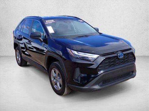 Used 2024 Toyota RAV4 LE AWD/4WD image 5