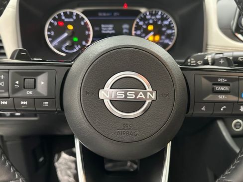 Used 2023 Nissan Rogue SV w/ SV Premium B Package image 16