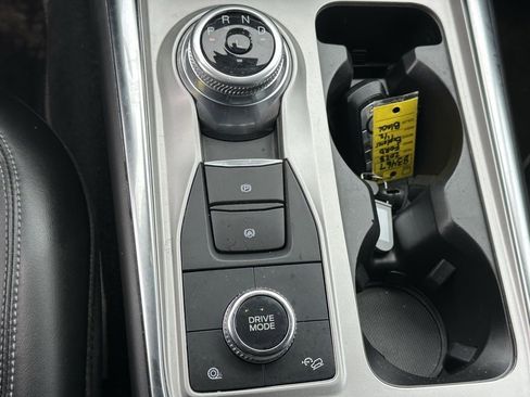 Used 2023 Ford Explorer XLT w/ Equipment Group 202A image 35