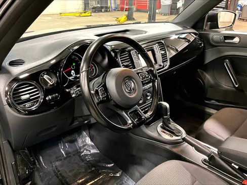 Used 2018 Volkswagen Beetle 2.0T S image 15