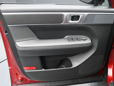 Used 2025 Hyundai Santa Fe XRT image 28