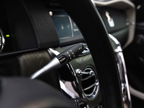 Certified 2019 Rolls-Royce Cullinan image 40