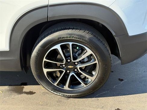 Used 2024 Chevrolet TrailBlazer LT w/ Driver Confidence Package image 4