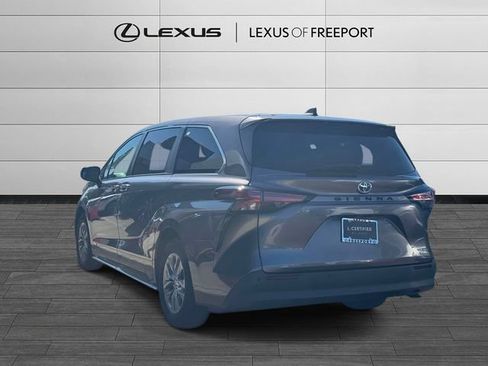 Used 2021 Toyota Sienna XLE FWD image 6