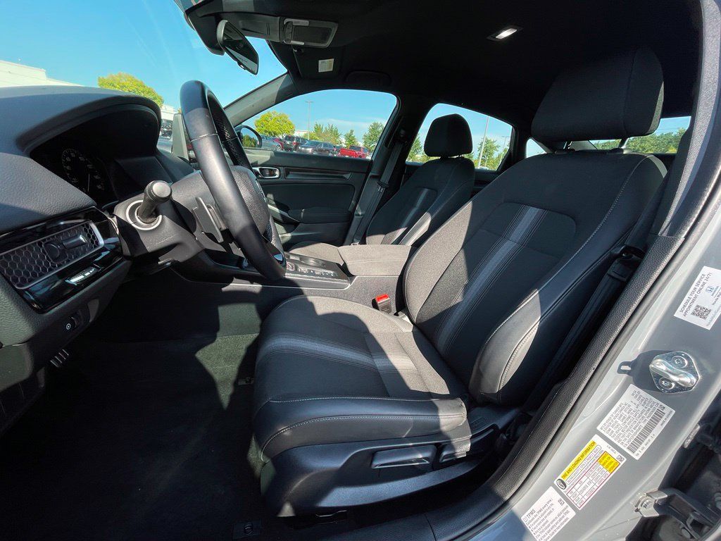 Used 2025 Honda Civic Sport image 26