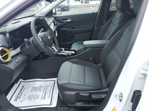 New 2026 Chevrolet Trax LT w/ Driver Confidence Package FWD image 13