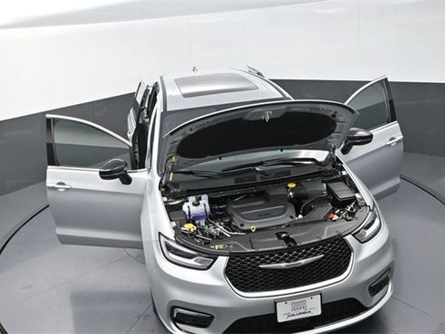 New 2026 Chrysler Pacifica Select image 26