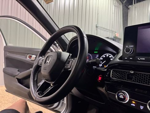 Used 2022 Honda Civic Sport image 12