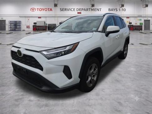 Used 2023 Toyota RAV4 XLE w/ Convenience Package FWD image 4