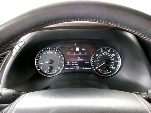 Used 2022 Nissan Armada Platinum w/ Captain's Chairs Package AWD/4WD image 8
