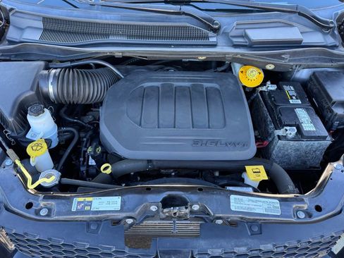 Used 2019 Dodge Grand Caravan SE image 7