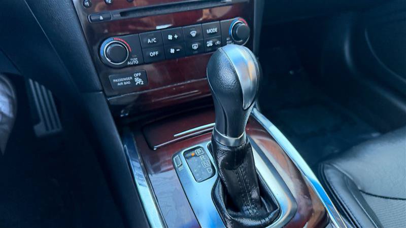 Used 2014 INFINITI Q60 Sport Convertible w/ Premium Package RWD image 24