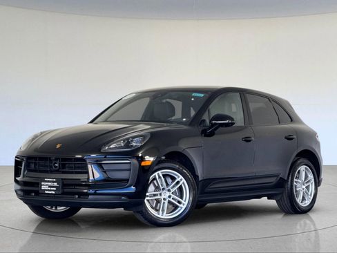 Certified 2025 Porsche Macan image 1