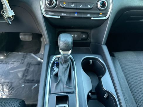 Used 2020 Hyundai Santa Fe SE image 23
