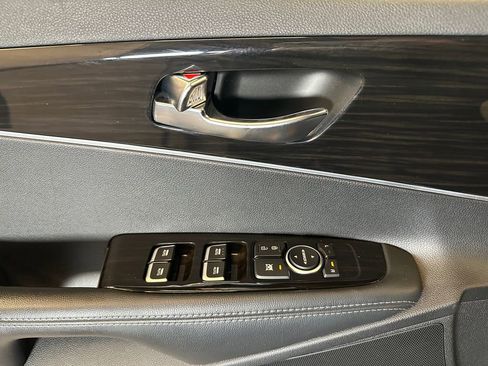 Used 2019 Kia Sorento S image 17