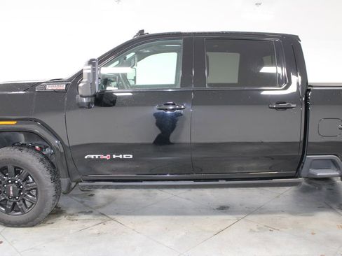 Used 2024 GMC Sierra 2500 AT4 w/ AT4 Premium Plus Package image 6