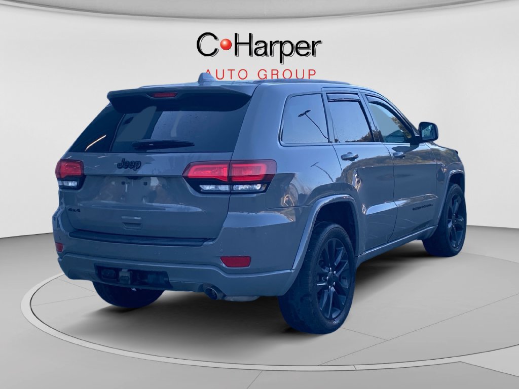 Used 2021 Jeep Grand Cherokee Laredo X AWD/4WD image 3