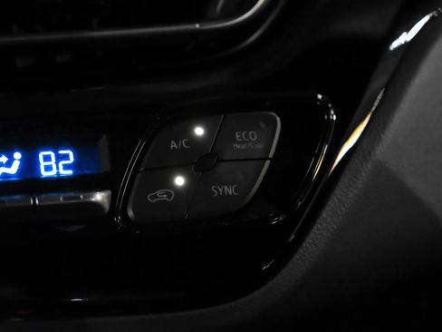 Used 2021 Toyota C-HR XLE image 25