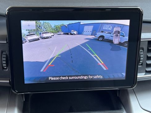 Used 2022 Ford Explorer XLT w/ Equipment Group 202A image 39