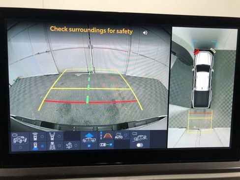 Used 2025 Toyota Tacoma TRD Off-Road w/ TRD Off Road Premium Package image 21