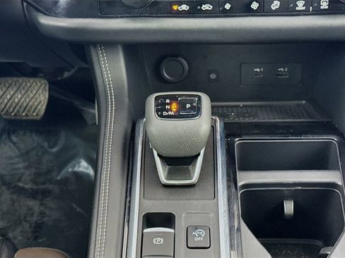 Used 2023 Nissan Pathfinder Platinum image 28