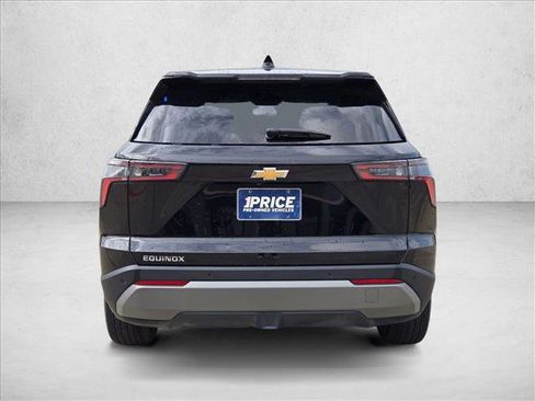 Used 2025 Chevrolet Equinox LT FWD image 6