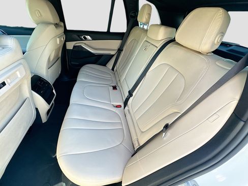 Used 2021 BMW X5 sDrive40i image 26