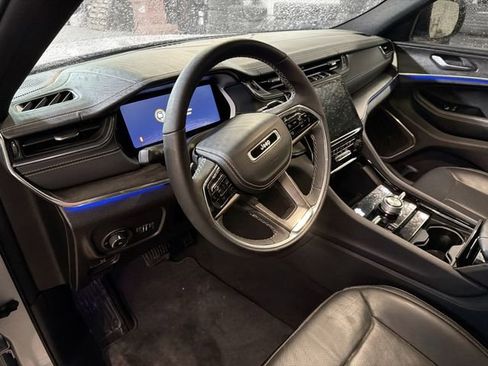 Used 2024 Jeep Grand Cherokee L Overland w/ Trailer Tow Package image 8