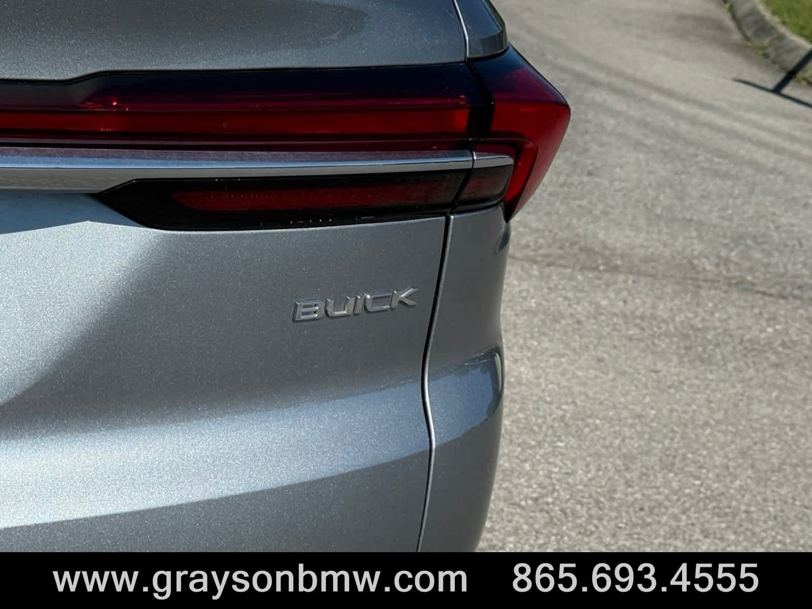Used 2025 Buick Enclave Preferred AWD/4WD image 13