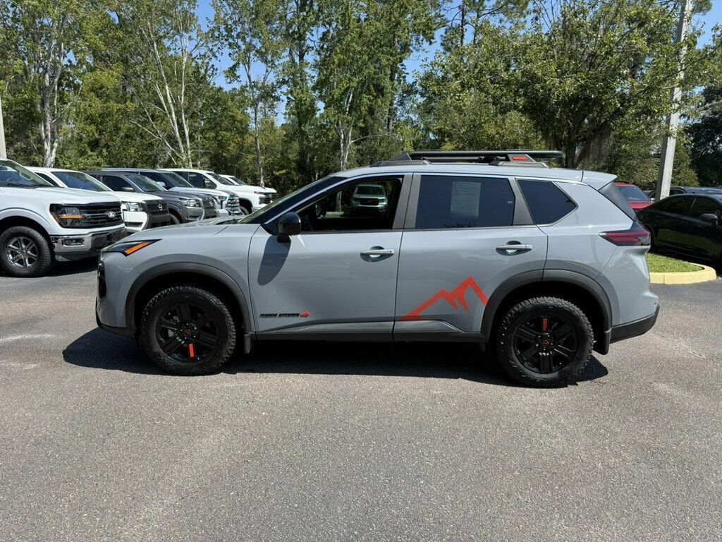 Used 2026 Nissan Rogue SV AWD/4WD image 2