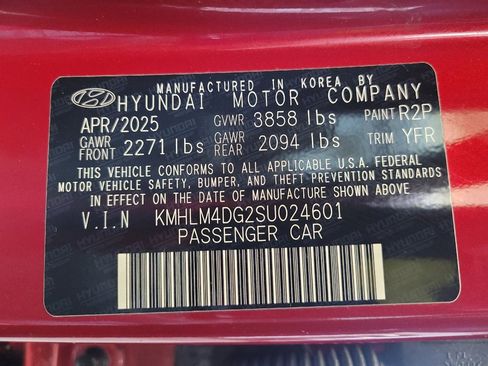 Used 2025 Hyundai Elantra Sport image 33