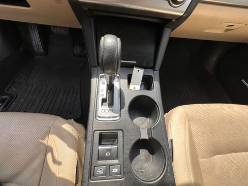 Used 2016 Subaru Outback 2.5i Limited AWD/4WD image 19