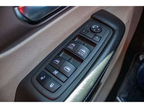 Used 2023 Chrysler Voyager LX FWD image 32