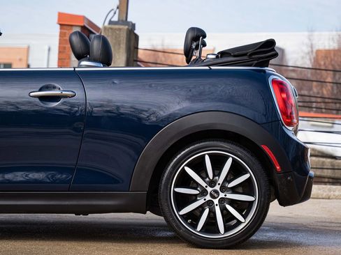 Used 2018 MINI Cooper S image 4