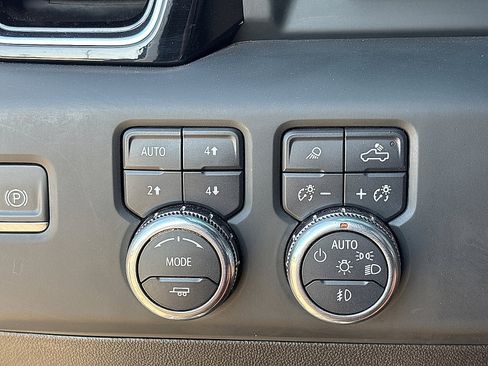 Used 2024 GMC Sierra 2500 Denali Ultimate w/ Max Trailering Package AWD/4WD image 15