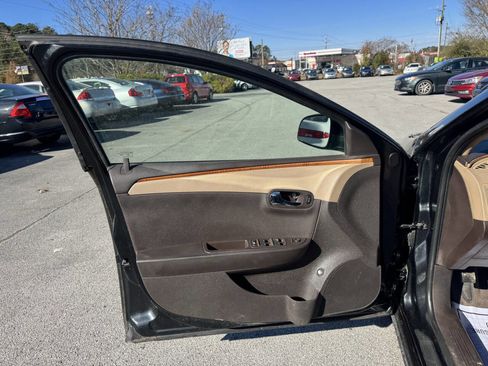 Used 2011 Chevrolet Malibu LT w/ Power Convenience Package image 12