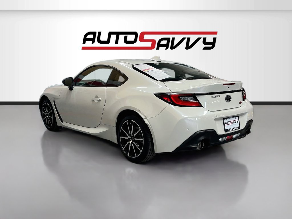 Used 2025 Toyota GR86 w/ ALL Weather Mat Package (TMS) RWD image 5
