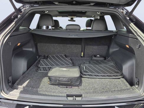 Used 2022 Volkswagen Atlas Cross Sport SEL Premium R-Line AWD/4WD image 18