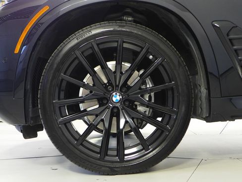 Certified 2024 BMW X5 sDrive40i w/ M Sport Package RWD image 5