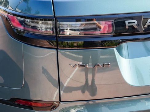 Certified 2026 Land Rover Range Rover Velar Dynamic SE AWD/4WD image 9