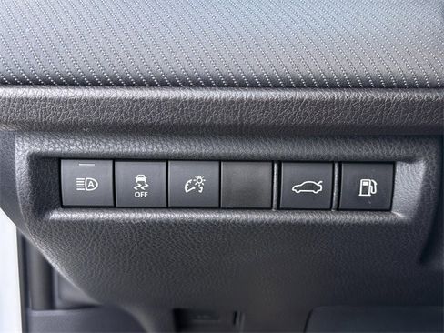 Used 2025 Toyota Camry SE w/ Convenience Package image 25