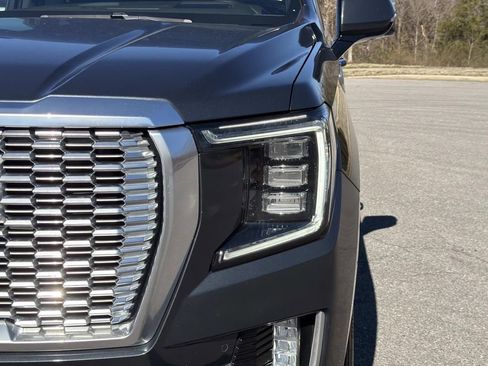 Used 2021 GMC Yukon Denali w/ Denali Premium Package image 10